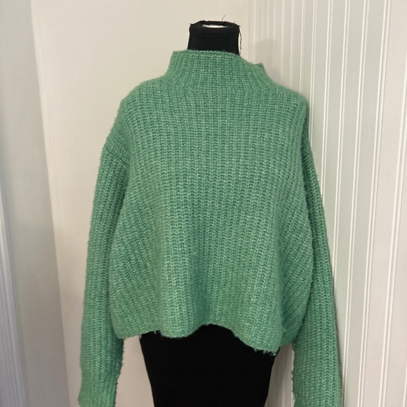 Chunky oversized Knit Green Sweater - Picture 1 of 6